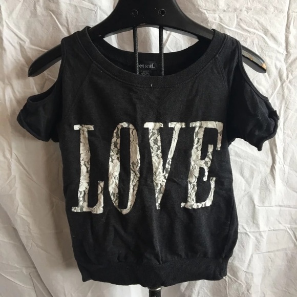Wet Seal Tops - Wet Seal “Love” Peekaboo Shoulder T-shirt